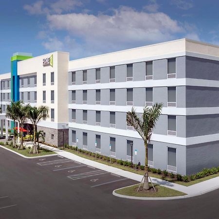 Home2 Suites By Hilton Fort Myers Airport Экстерьер фото